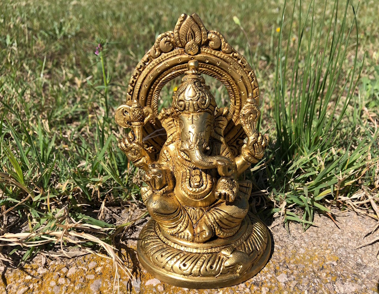 Ganesh Bronce 14,5 x 10 cm aprox